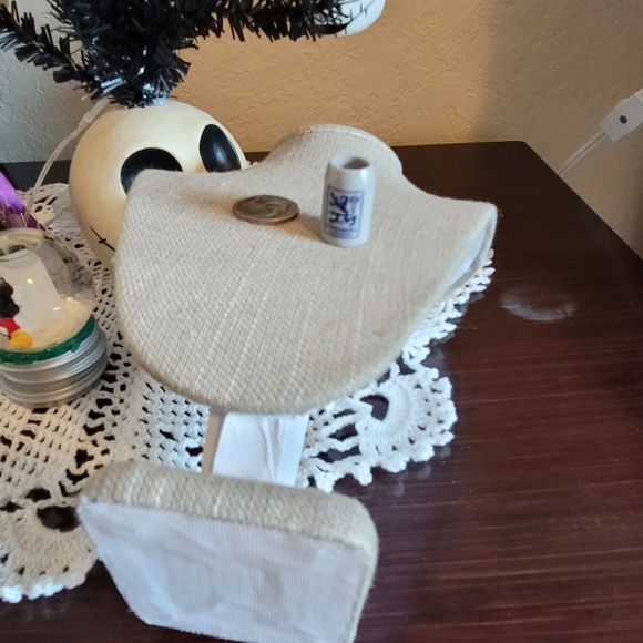 ๐๐mini lowenbrau charm - Picture 3 of 3